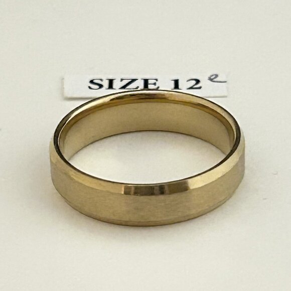 Gold Tone Ring, Size 12 - Picture 2 of 4